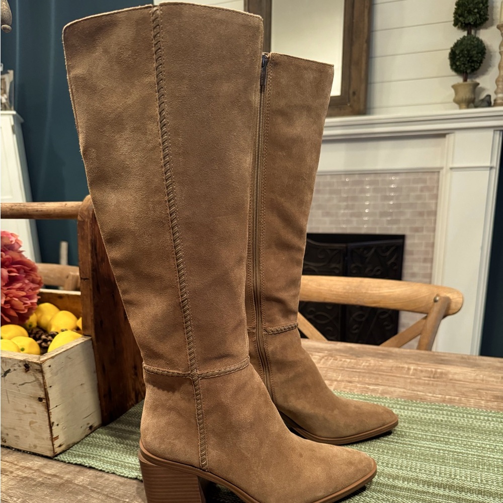 Beautiful Vince Camuto Suede Boots